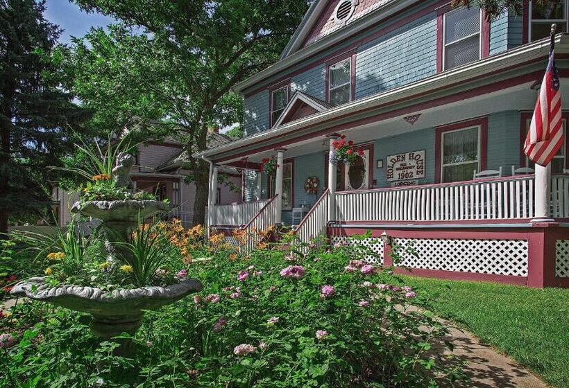 Люкс Повышенной Комфортности, Holden House 1902 Bed & Breakfast Inn