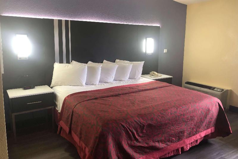 带大床的标准间, Days Inn By Wyndham Grove City Columbus South