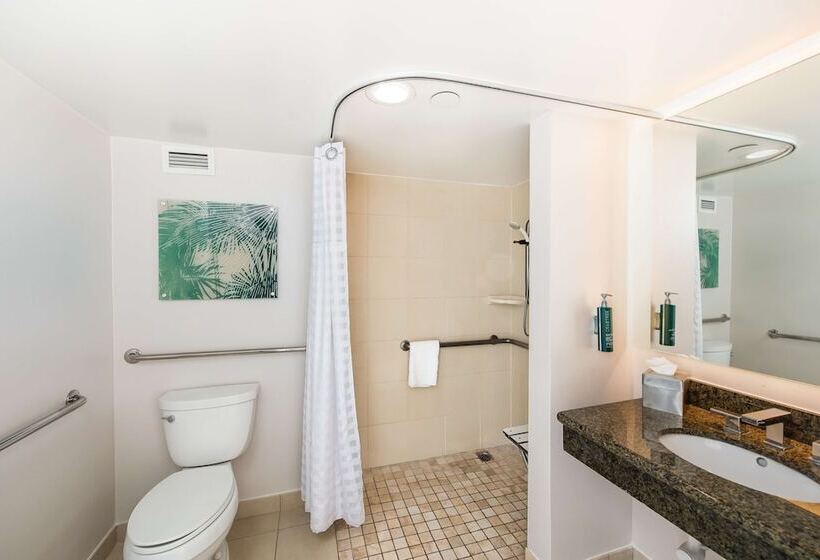 Standard-invahuone, Doubletree By Hilton  Carson