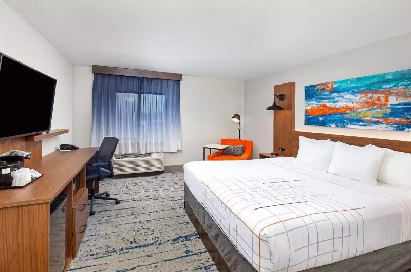 キングサイズベッドのジュニアスイート, Doubletree By Hilton  Carson