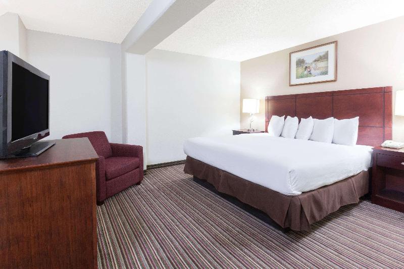 Suite King Size Bed, Hawthorn Extended Stay By Wyndham Richardson