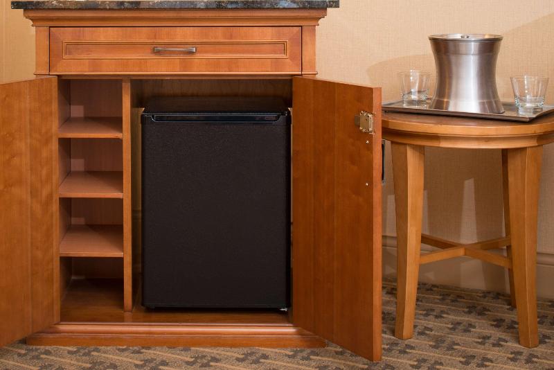 キングサイズベッドのスタンダードルーム, Hilton Seattle Airport & Conference Center