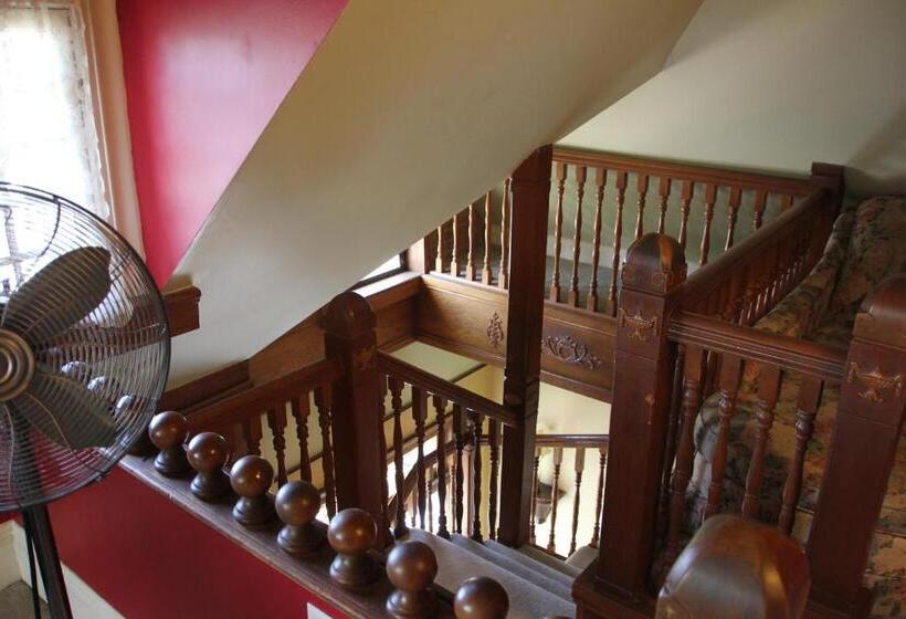 غرفة ديلوكس سرير كينج, Hines Mansion