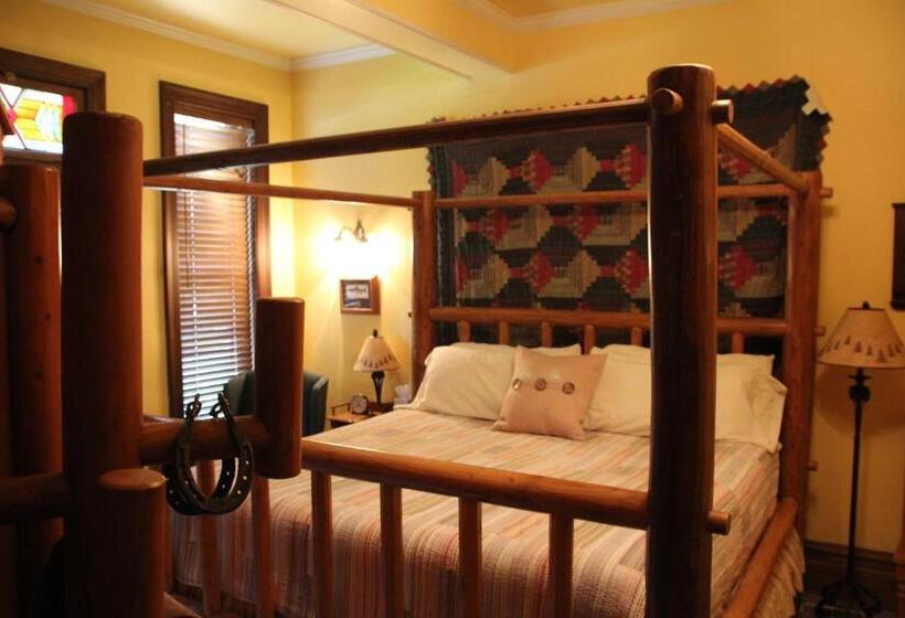 غرفة ديلوكس سرير كينج, Hines Mansion