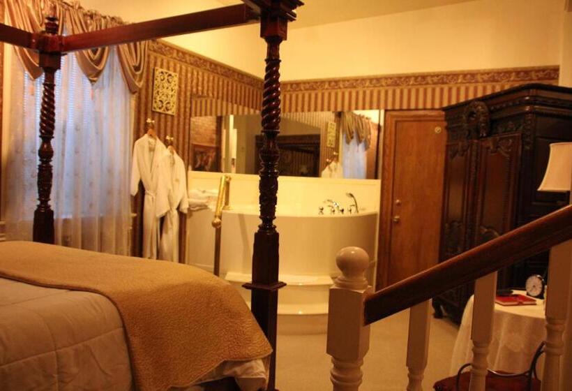Номер Deluxe, Hines Mansion