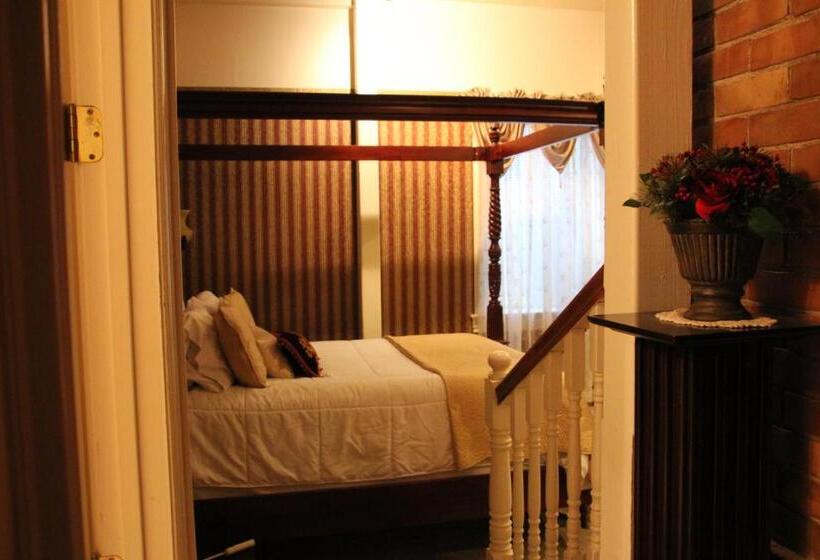 غرفة ديلوكس, Hines Mansion