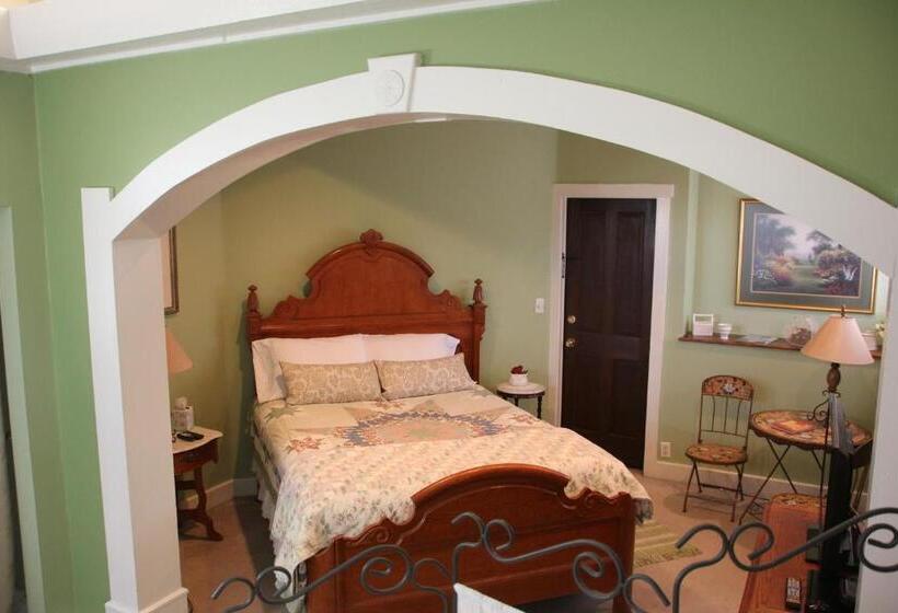 غرفة ديلوكس, Hines Mansion