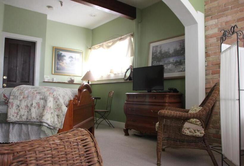 غرفة ديلوكس, Hines Mansion