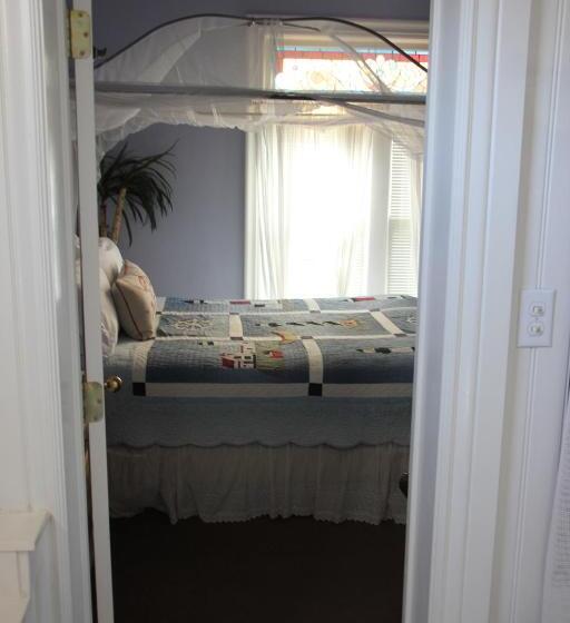 غرفة ديلوكس, Hines Mansion