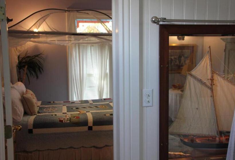 غرفة ديلوكس, Hines Mansion