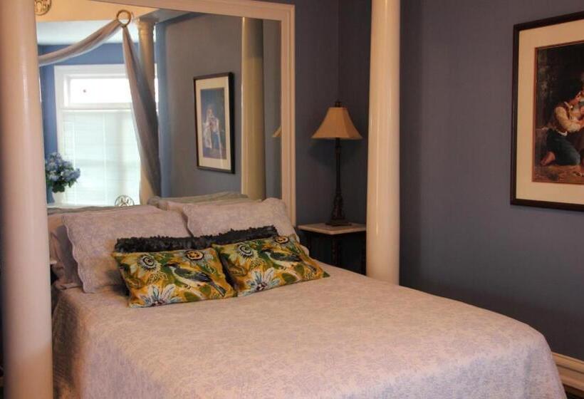 غرفة ديلوكس, Hines Mansion