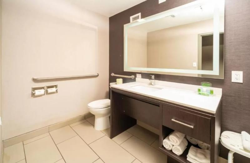 חדר סטנדרט, Holiday Inn Louisville East Hurstbourne, An Ihg