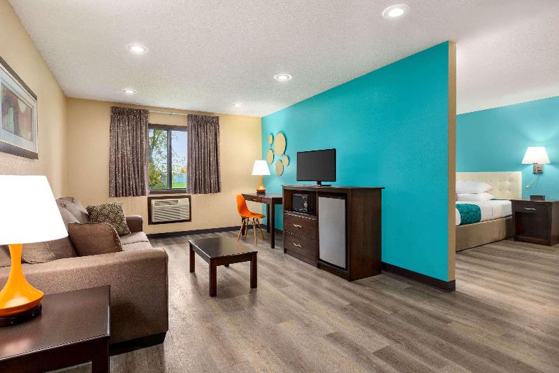 Стандартный Номер Кровать Кинг, Howard Johnson By Wyndham Waterloo/cedar Falls