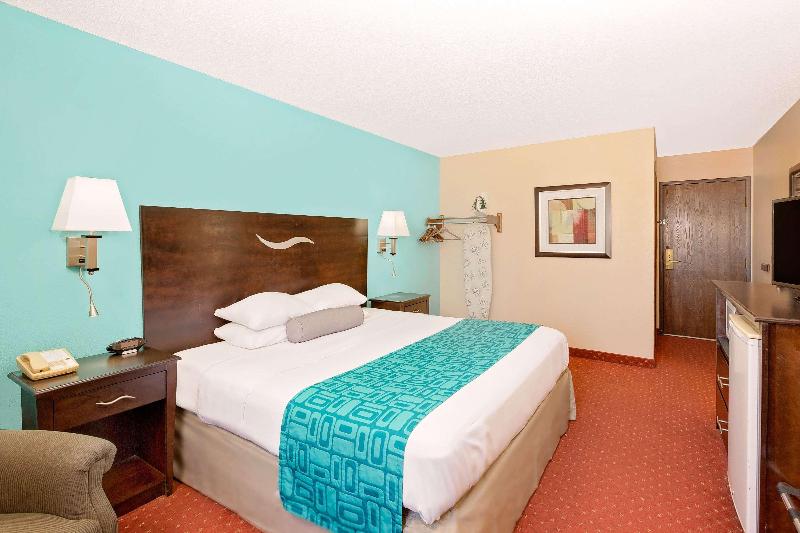 غرفة قياسية سرير كينج, Howard Johnson By Wyndham Waterloo/cedar Falls