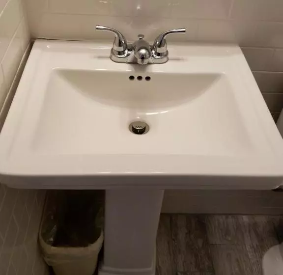 キングサイズベッドのデラックスルーム, Hampton Village Inn
