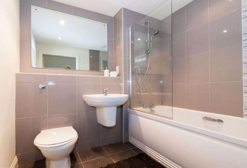 2-Bedroom Classic Apartment, Letsby At Home   Cypress Point