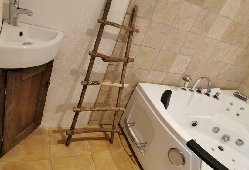 스탠다드 자쿠지 룸, La Bastide Du Capelier   Chambre D Hôtes