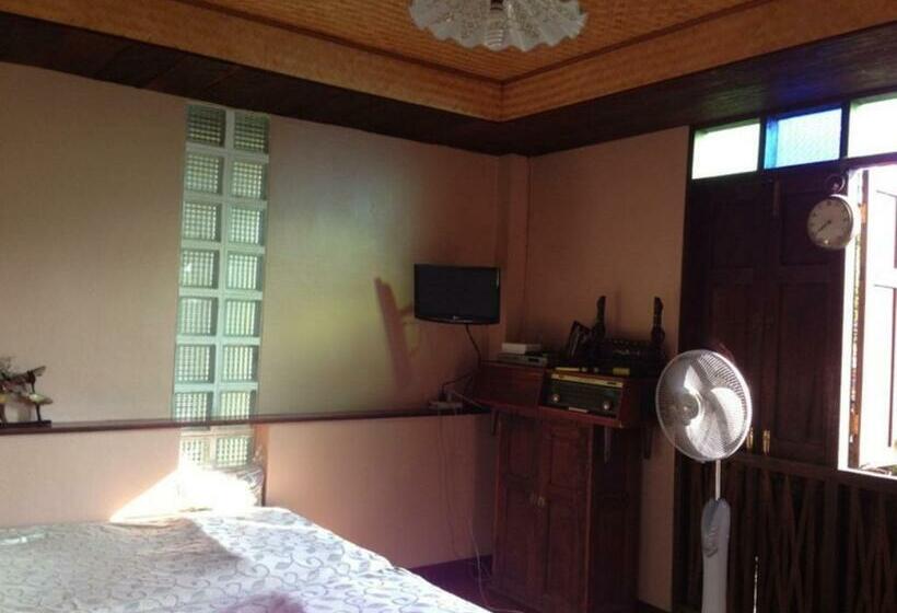 1间卧室的房子, Ayothaya Riverside House