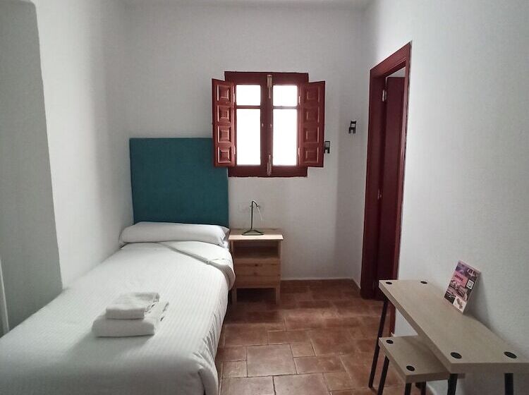 Номер Стандарт Индивидуальный, Vivian S Guest House