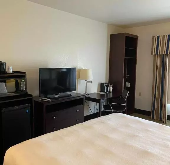 身障者適用キングサイズベッドルーム, Best Western Celina