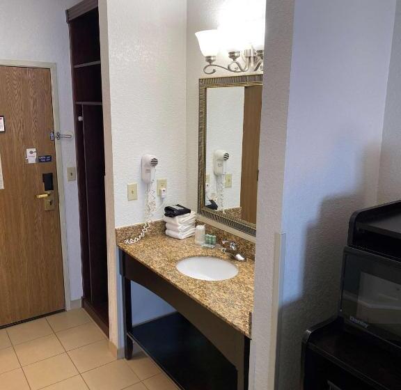 غرفة قياسية سرير كينج, Best Western Celina