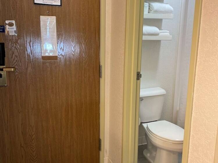 جناح, Best Western Celina