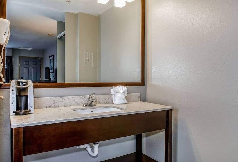 غرفه قياسيه سريرين مزدوجين, Clarion Hotel By Humboldt Bay