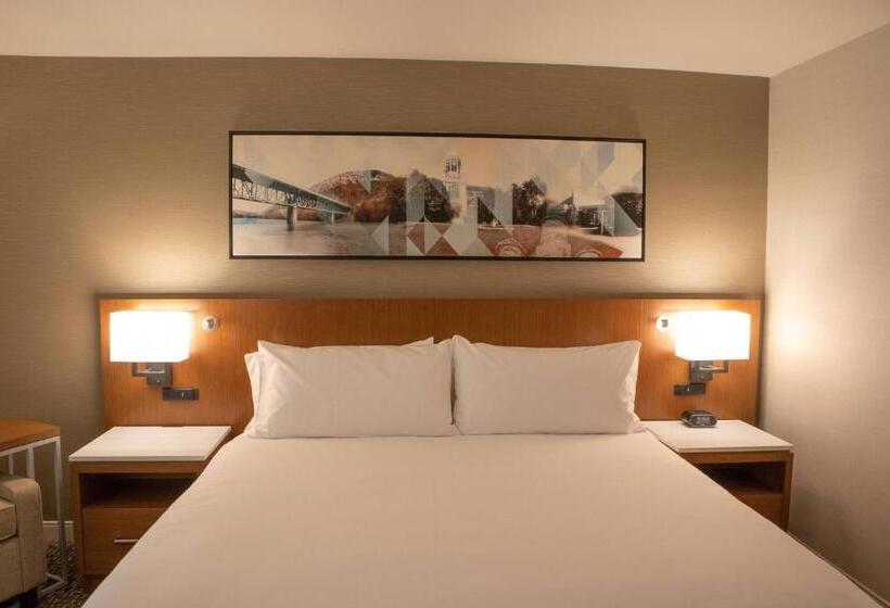 חדר סטנדרט עם מיטת קינג, Delta Hotels By Marriott Allentown Lehigh Valley