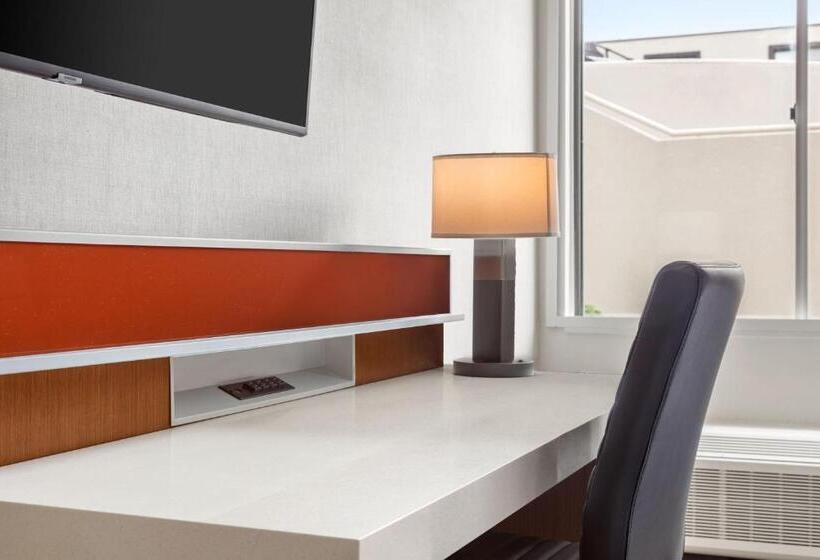 חדר סטנדרט, Delta Hotels By Marriott Allentown Lehigh Valley