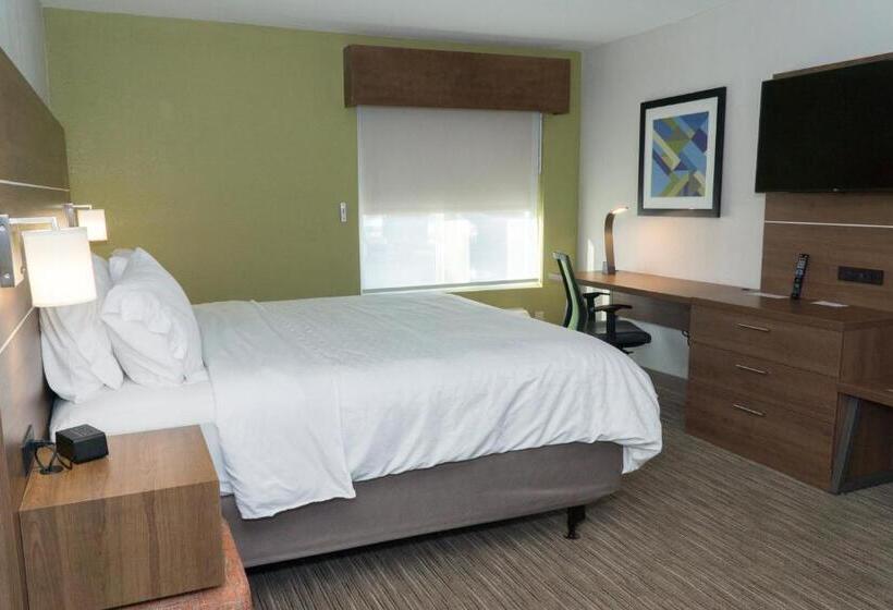 חדר סטנדרט, מיטת קינג, מותאם לאדם עם מוגבלויות, Holiday Inn Express Hotel & Suites Madison, An Ihg