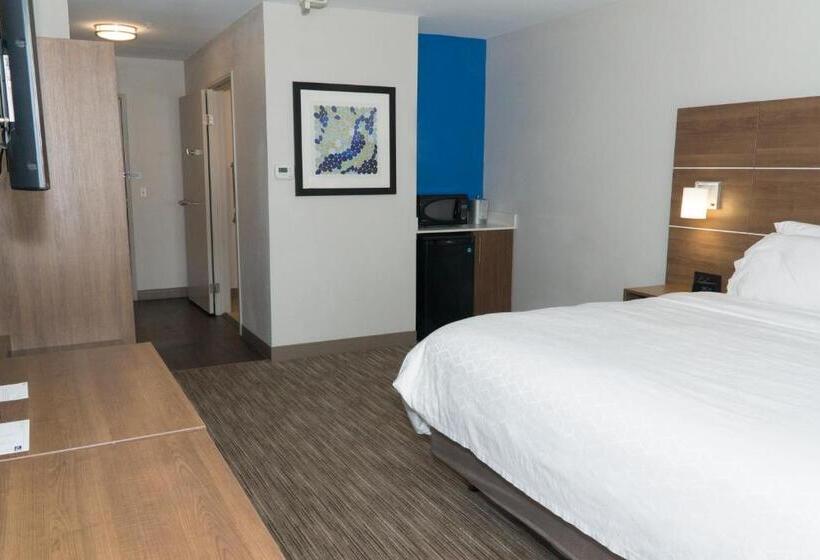 חדר סטנדרט, מיטת קינג, מותאם לאדם עם מוגבלויות, Holiday Inn Express Hotel & Suites Madison, An Ihg