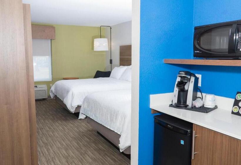 스탠다드 룸, Holiday Inn Express Hotel & Suites Madison, An Ihg