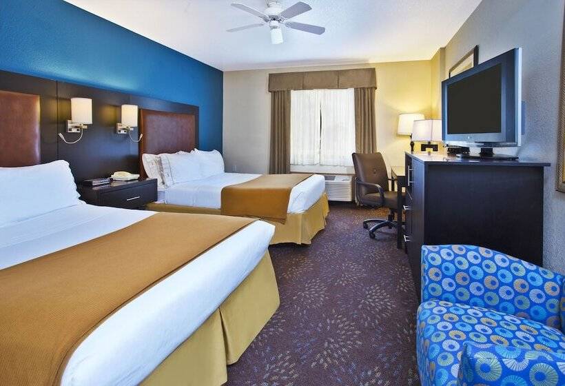 Номер Стандарт 2 Двуспальные Кровати, Holiday Inn Express Mackinaw City, An Ihg