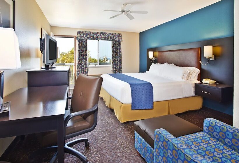 Номер Стандарт Двуспальная Кровать, Holiday Inn Express Mackinaw City, An Ihg