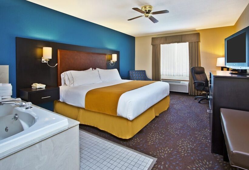 스탠다드 룸 더블 침대, Holiday Inn Express Mackinaw City, An Ihg