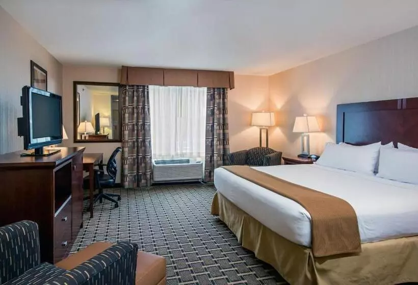 身障者適用キングサイズベッドルーム, Holiday Inn Express Meadville , An Ihg