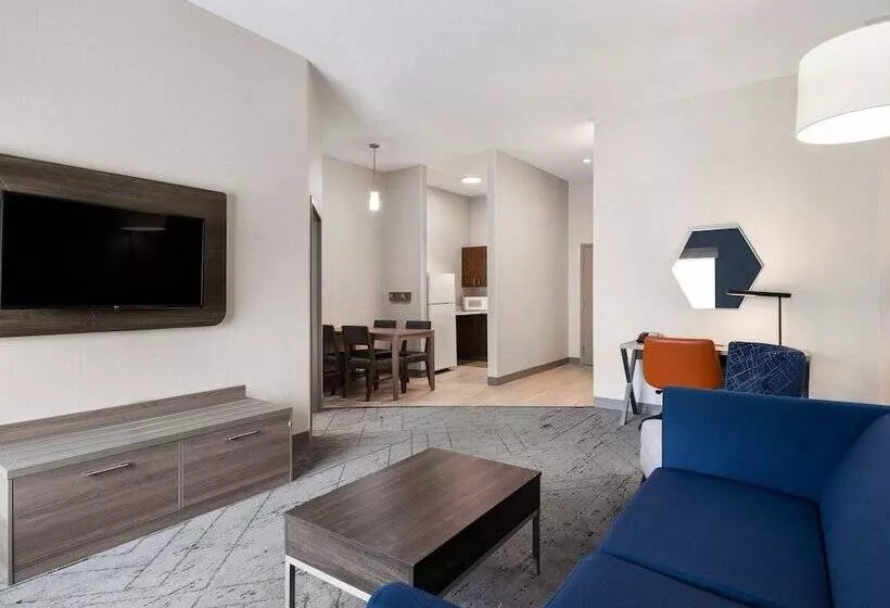 スイート, Holiday Inn Express Meadville , An Ihg