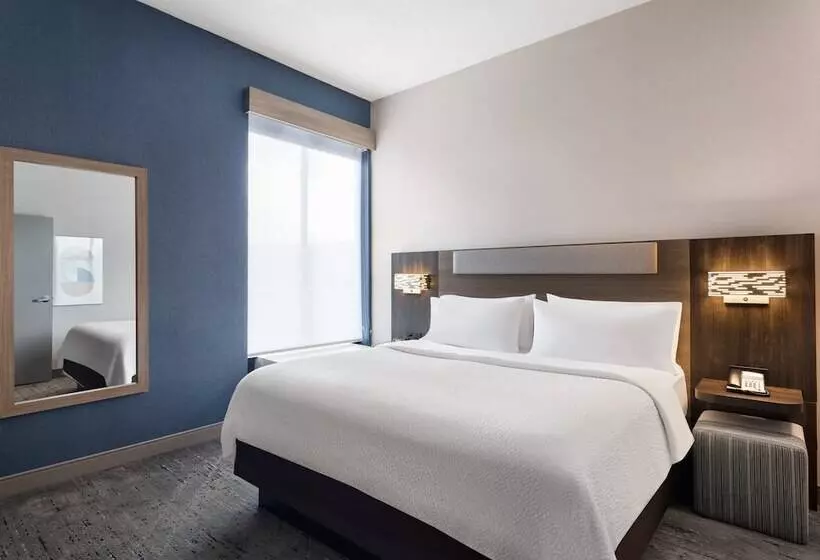 スイート, Holiday Inn Express Meadville , An Ihg