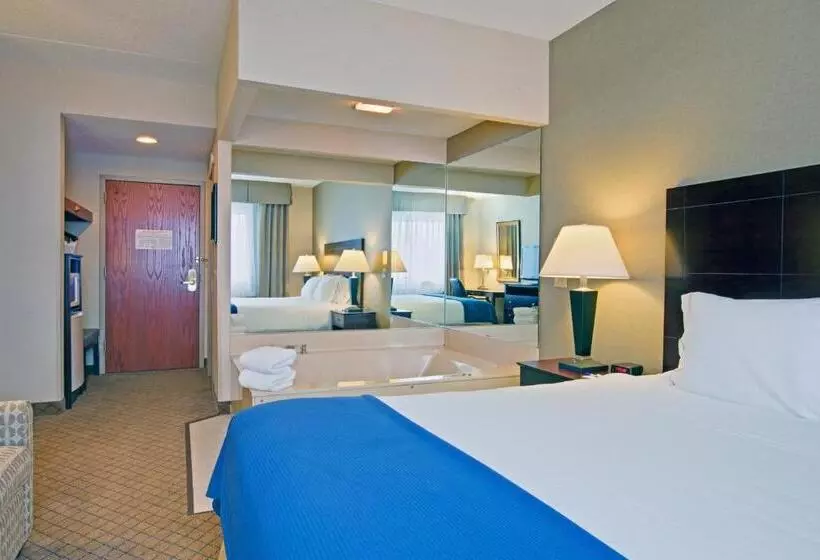 اتاق سوپریور با تخت بزرگ, Holiday Inn Express Sault Ste Marie, An Ihg