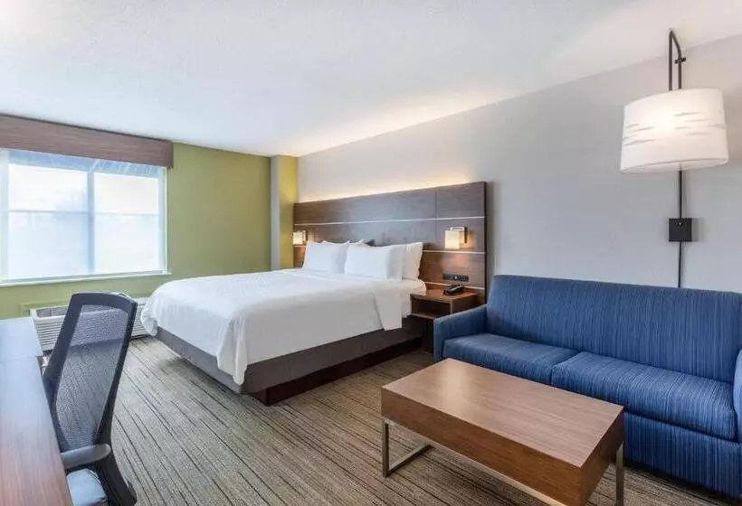 キングサイズベッドのスイートルーム, Holiday Inn Express Scottsburg, An Ihg