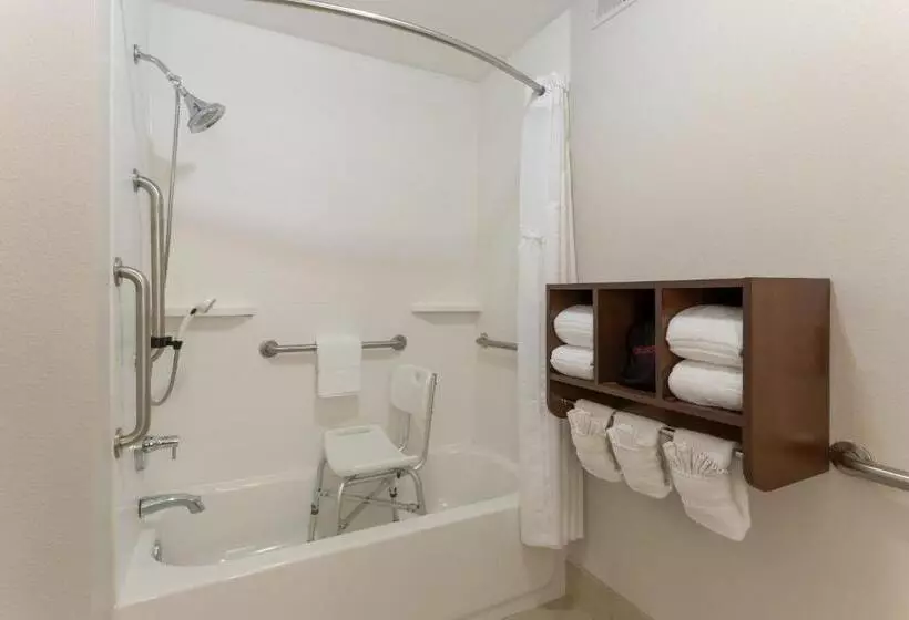 身障者適用キングサイズベッドルーム, Holiday Inn Express Scottsburg, An Ihg