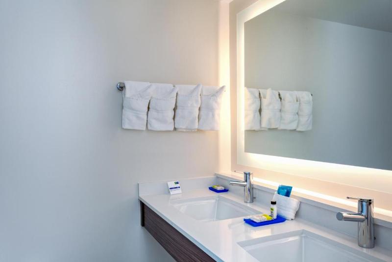 Quarto Estandar Cama King, Holiday Inn Express Tampa Brandon, An Ihg