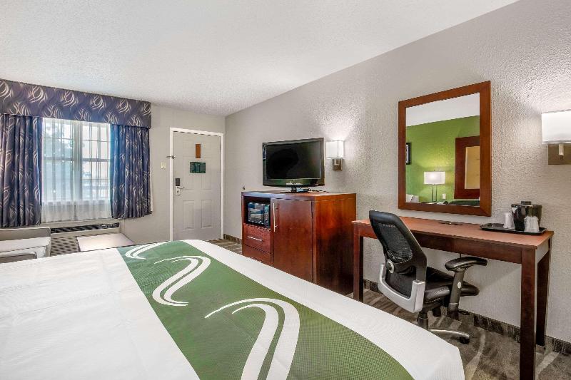 غرفة قياسية سرير كينج, Quality Inn & Suites