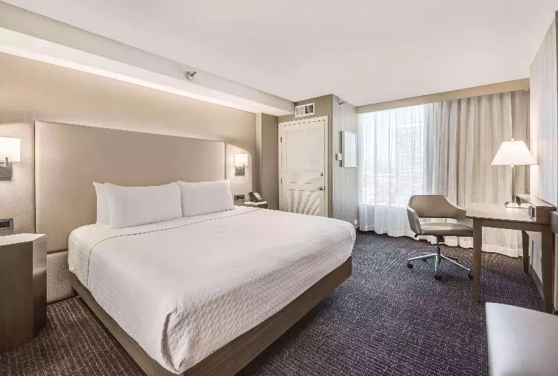 キングサイズベッドのスイートルーム, Sonesta Denver Downtown