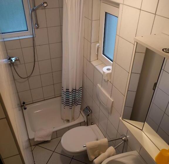 基本间, Pension Marion