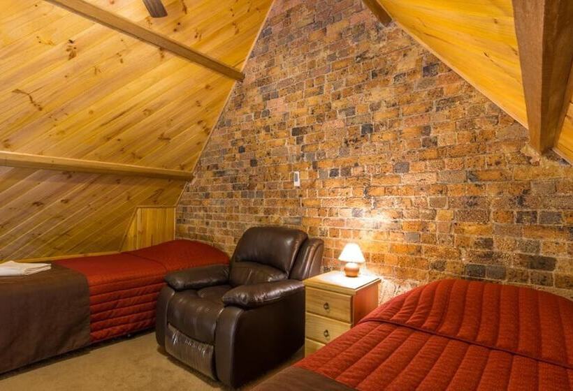 带4个卧室的别墅, Black Gold Motel