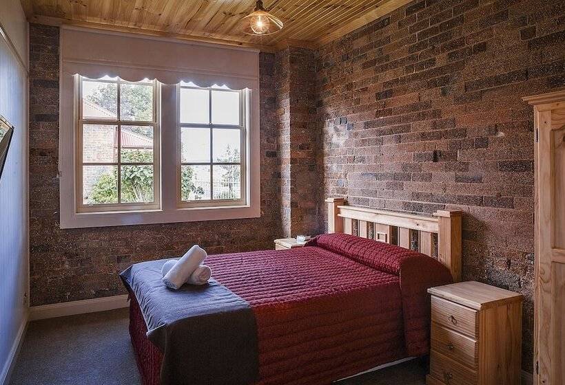 带4个卧室的别墅, Black Gold Motel