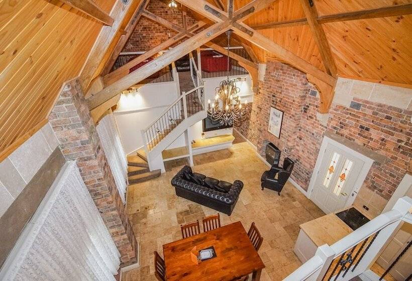 带4个卧室的别墅, Black Gold Motel