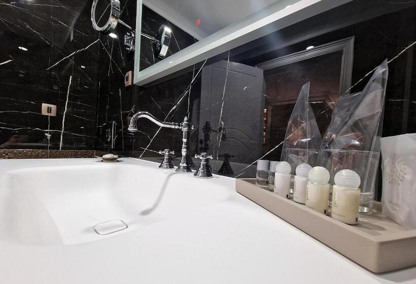 디럭스 주니어 스위트, Boutique Hotel Bora & Villas Garamm