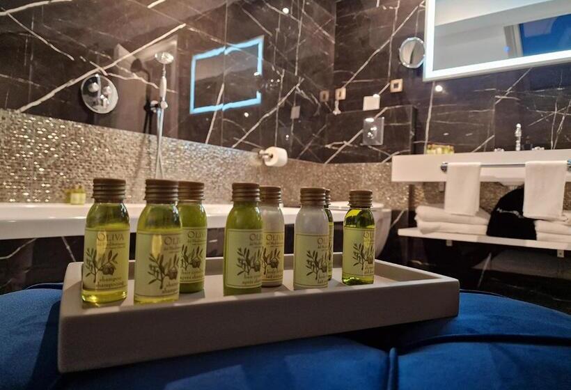 Люкс Кровать Кинг, Boutique Hotel Bora & Villas Garamm